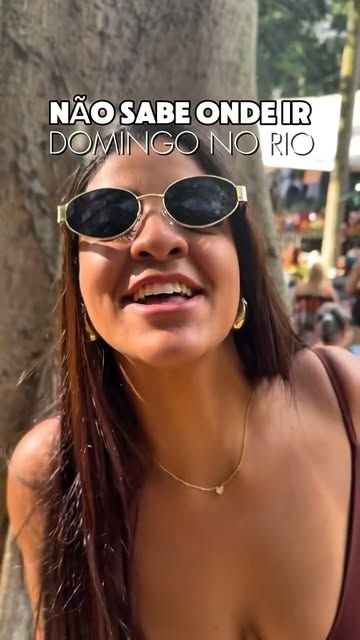 Jessica sorrindo para a câmera